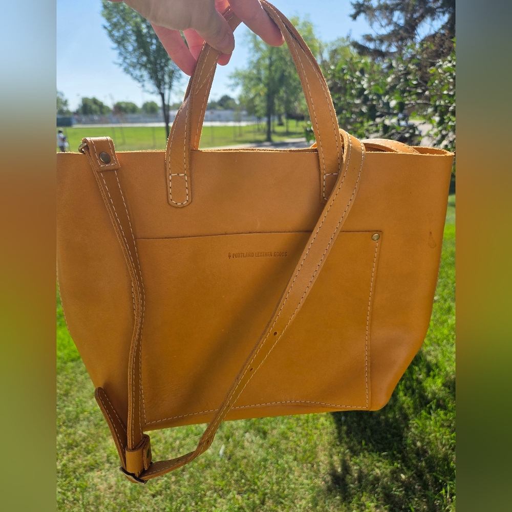 Portland Leather Tan Tote with Structured Design